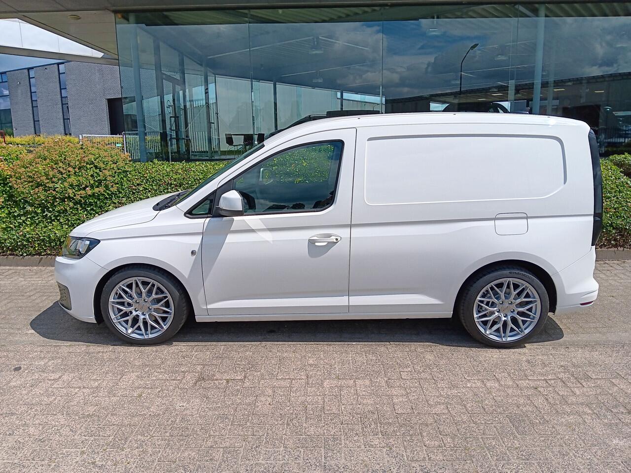 Volkswagen CADDY Cargo 2.0 TDI 102PK Comfort, SPORTSTOELEN, AIRCO, NAVIGATIE, 18" LMV, incl. 12 MND BOVAGGARANTIE Uniek!