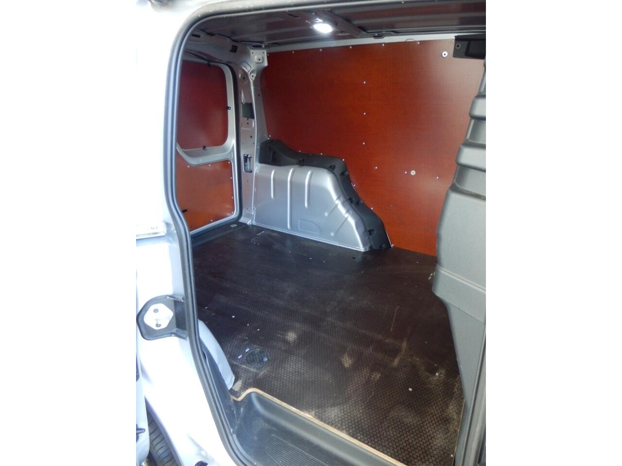 Volkswagen CADDY 2.0 TDI Comfort | Trekhaak | Laadruimte afwerking | Clima |