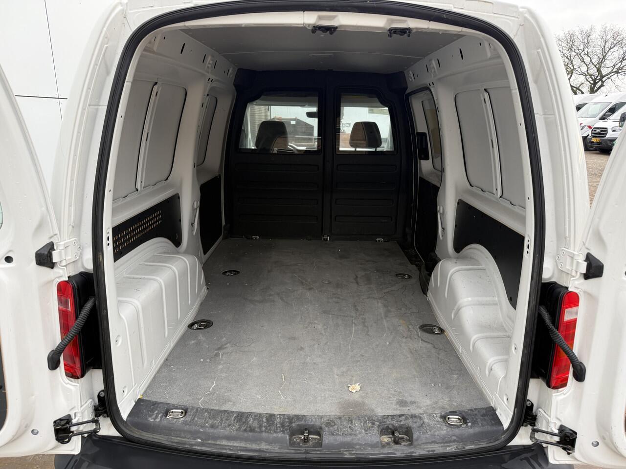 Volkswagen CADDY e-Caddy 113PK L2H1 Elektrisch Caddy ABT Maxi 37,3kWh 159km WLTP Trekhaak Airco Stoelverwarming Parkeersensoren Achter