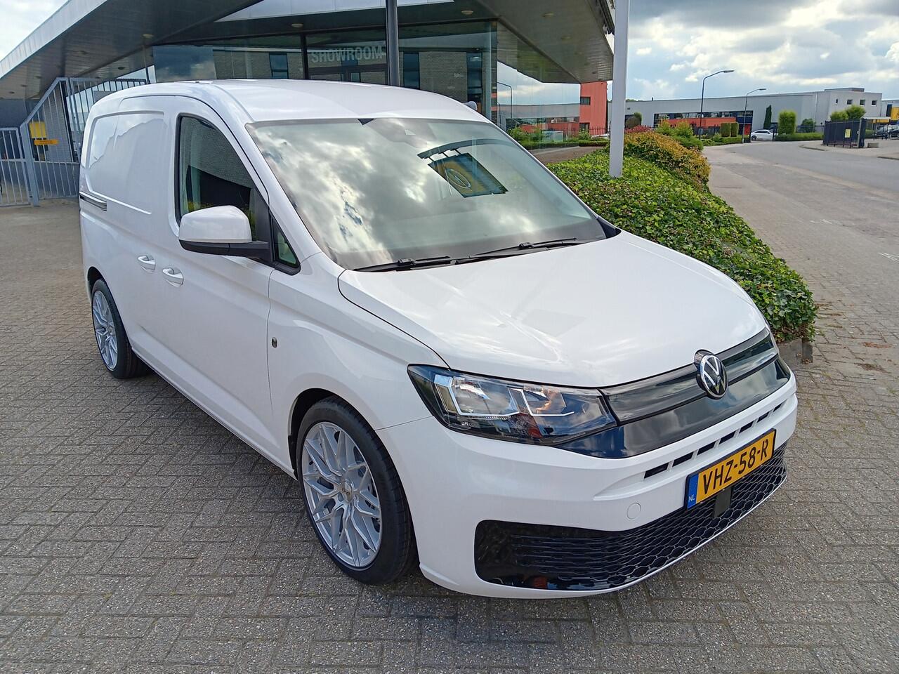 Volkswagen CADDY Cargo 2.0 TDI 102PK Comfort, SPORTSTOELEN, AIRCO, NAVIGATIE, 18" LMV, incl. 12 MND BOVAGGARANTIE Uniek!