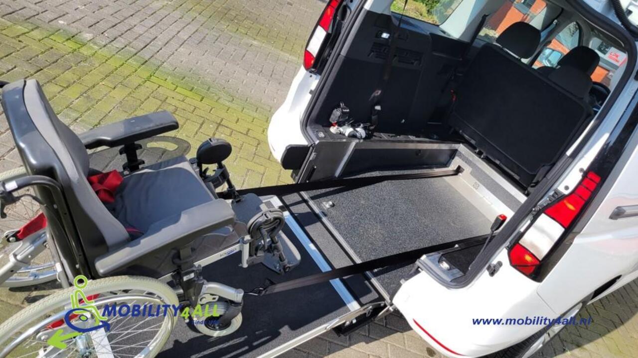 Volkswagen CADDY MAXI TAXI Rolstoelauto 6-persoons AUTOMAAT