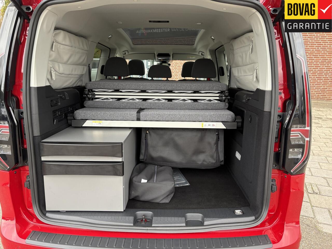 Volkswagen CADDY MAXI 1.5 TSI 5p CALIFORNIA Tiny Camper DSG ( Standkachel, Bed, Led verlichting, Navigatie, Trekhaak) RIJKLAARPRIJS!