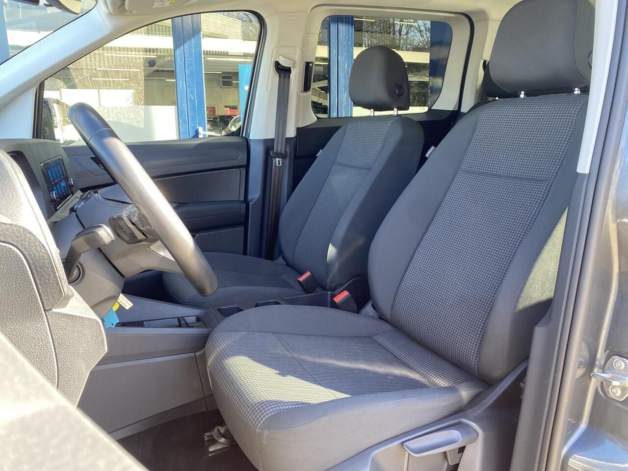 Volkswagen CADDY MAXI 1.5 TSI 7p / Automaat / NL-Auto / 2e-Eigenaar / Stoelverwarming / Adaptieve Cruise-Control / Apple-Carlay & Android-Auto / Zijschuifdeur Links en Rechts / Climate-Control / DAB Radio-Bluetooth / Navi / PDC V+A met Camera / 17'' LMV / ENZ.