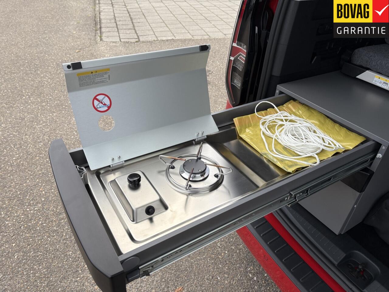 Volkswagen CADDY MAXI 1.5 TSI 5p CALIFORNIA Tiny Camper DSG ( Standkachel, Bed, Led verlichting, Navigatie, Trekhaak) RIJKLAARPRIJS!