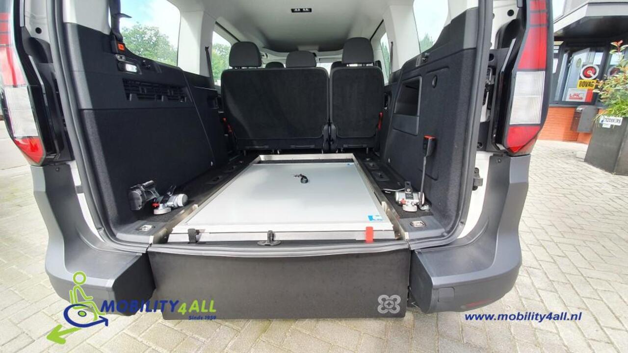 Volkswagen CADDY MAXI VOORRAAD ! TAXI 6-persoons rolstoelauto