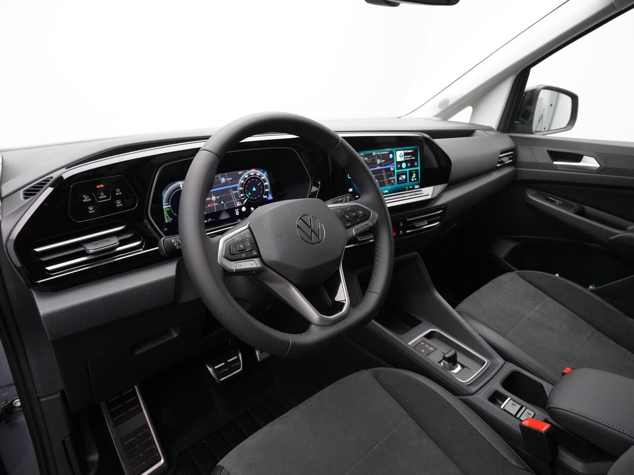 Volkswagen CADDY MAXI Combi Style 1.5 eHybrid 85 kW 115 pk | 7-Zitplaatsen | Trekhaakvoorbereiding | Led | Navigatie | Digital Cockpit | PDC | Apple Carplay/Android Auto | L.M. Wielen