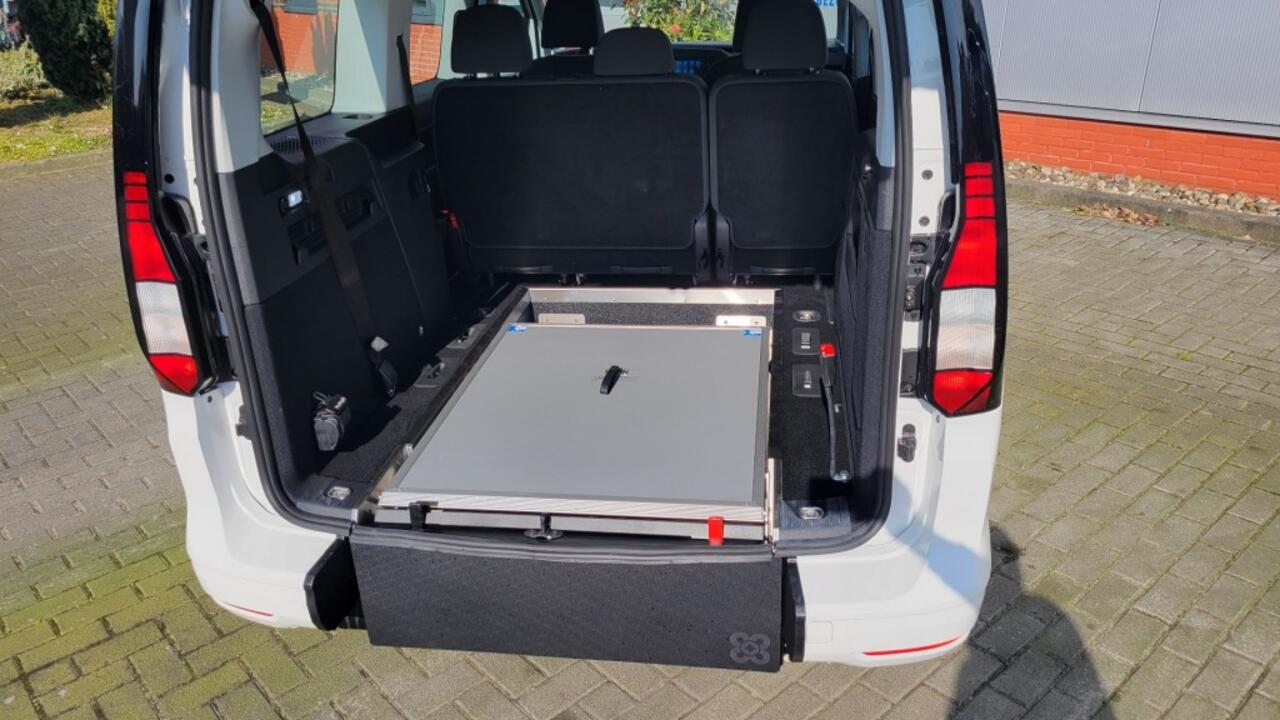 Volkswagen CADDY MAXI TAXI Rolstoelauto 6-persoons AUTOMAAT