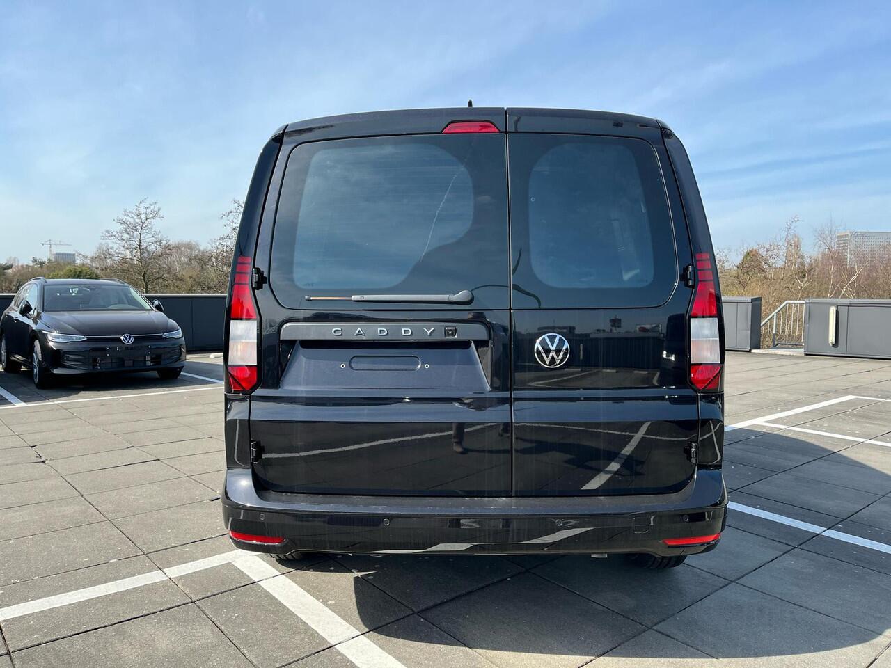 Volkswagen CADDY MAXI Bedrijfswagens Cargo Style 2.0 TDI 90 kW 122 pk 7 versnellingen DSG | BPM vrij | Achterdeuren met ruit | Assistentiepakket | Trekhaakvoorbereiding | Winterpakket |
