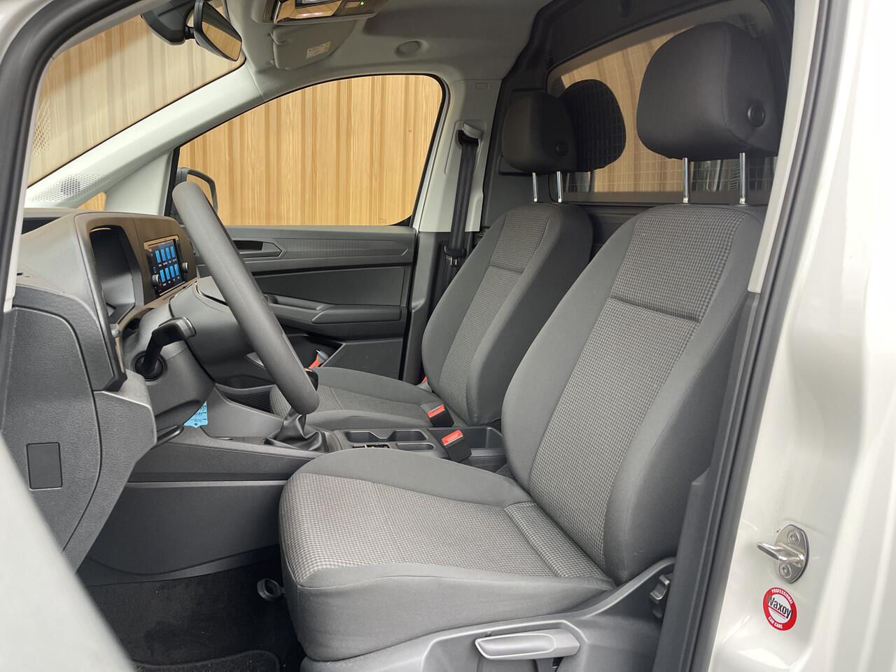 Volkswagen CADDY Cargo 2.0 TDI Comfort | Eibach Verlaagd | Apple Carplay | Cruise Control |Parkeersensoren Achter | Bluetooth | Stop&GO | Trekhaak | 19'' Lichtmetaal |