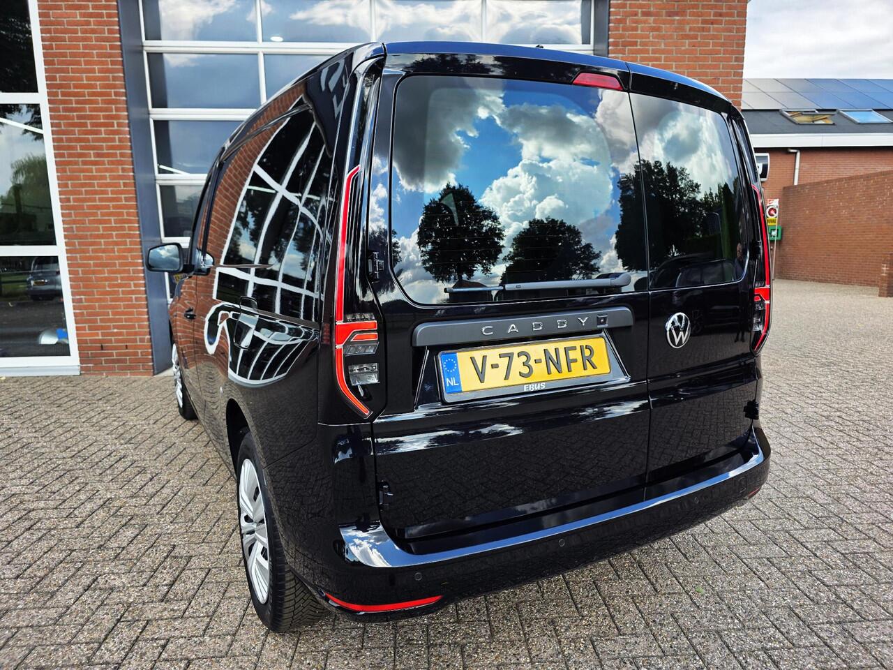 Volkswagen CADDY Cargo 2.0 TDI Style Led, trekhaak, 4 sez banden