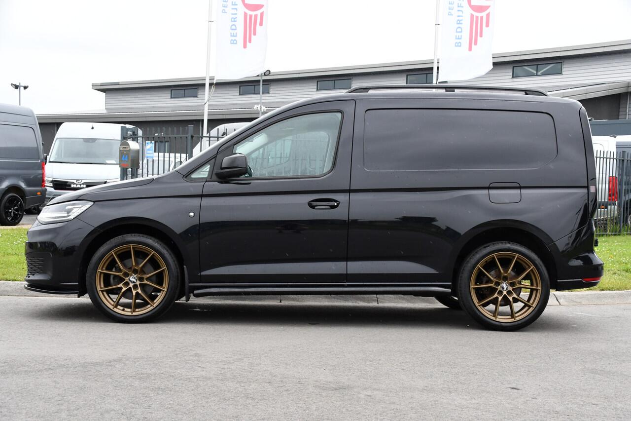 Volkswagen CADDY Cargo 2.0 TDI black Edition Camera, Cruise, Carplay, Stoelverwarming, Automaat, 122PK, Sensoren, LED, Multimedia, UNIEK!