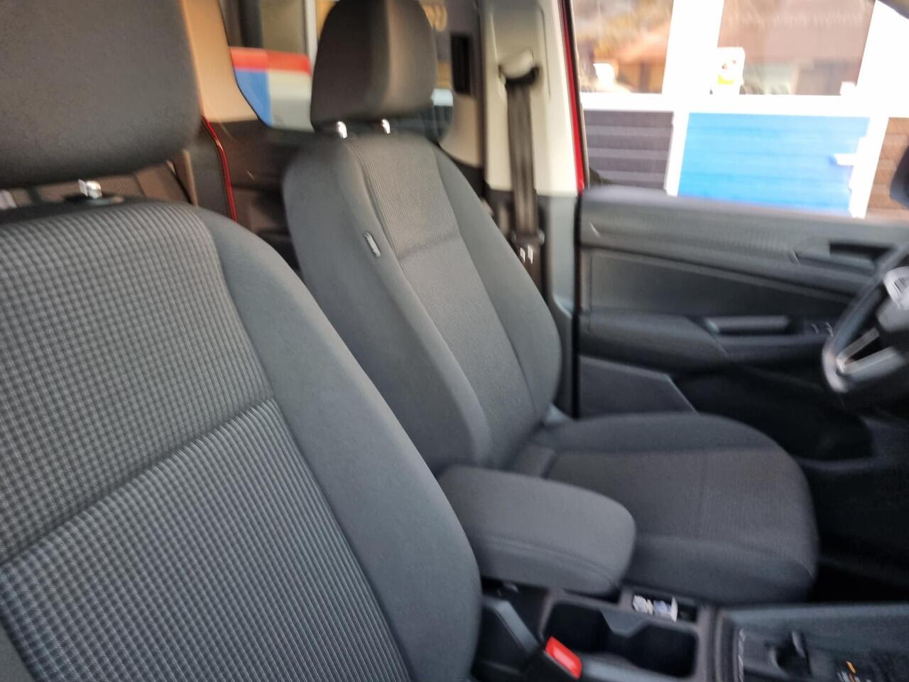 Volkswagen CADDY Life 1.5 TSI DSG AUTOMAAT NAVI / CAMERA / APP CONNECT / PDC / ECC