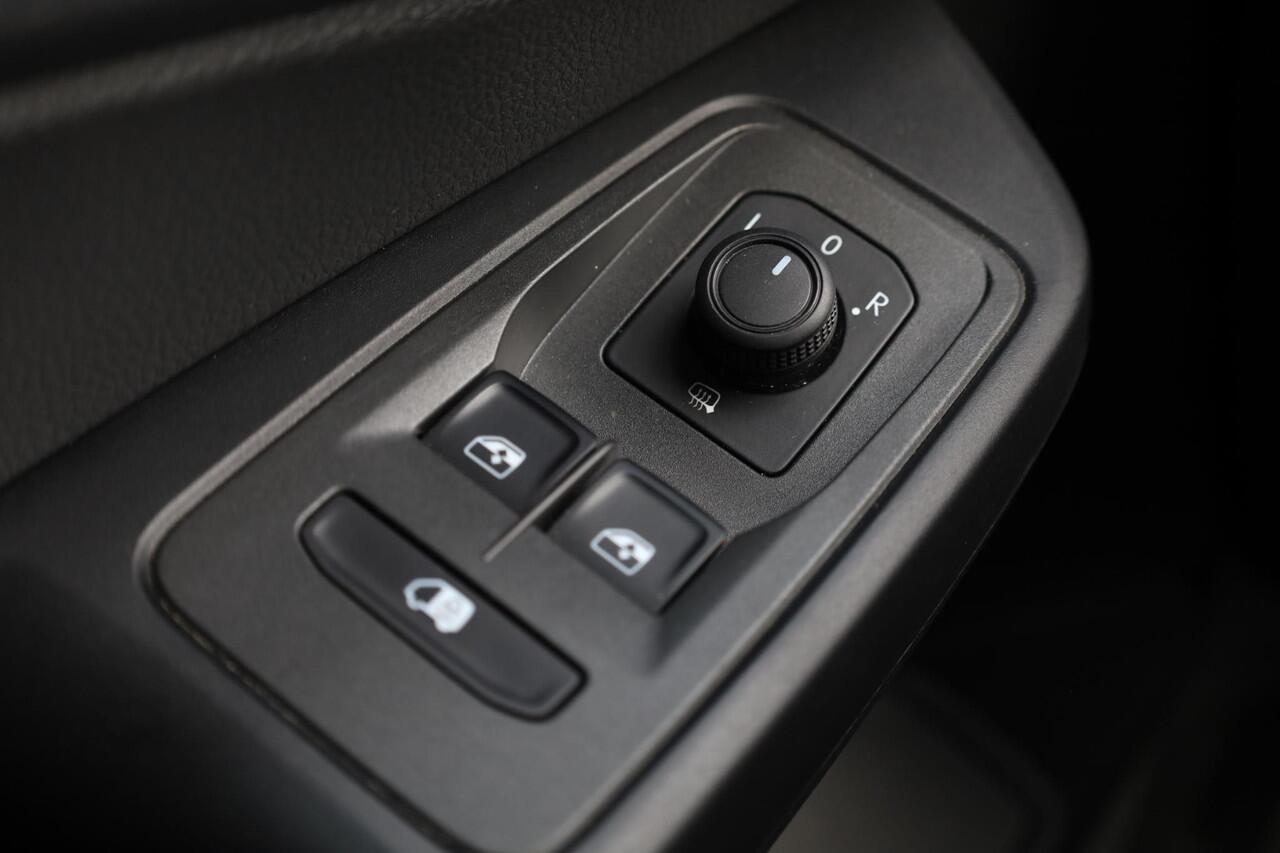 Volkswagen CADDY Cargo 2.0 TDI Comfort 123PK / 90kW, 16" LMV, achteruitrijcamera (rear view), ErgoComfort stoel bestuurderskant, lat om lat laadruimte, laadvloer, navigatie, Apple Carplay / Android Auto, multifunctioneel stuurwiel, cruise control, dichte achterdeuren, tre