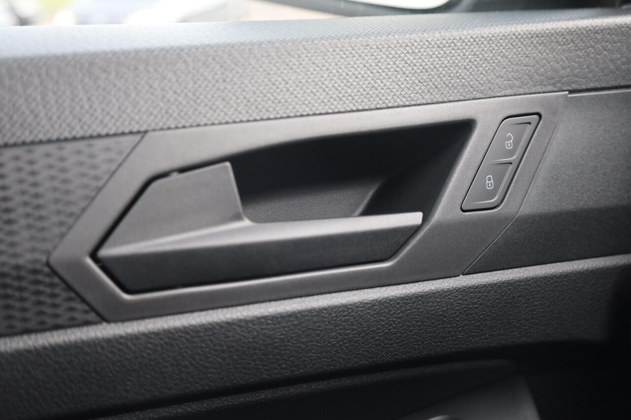 Volkswagen CADDY Cargo 2.0 TDI Comfort 102PK / 75kW, Apple Carplay & Android Auto, cruise control airco, parkeersensoren achter, volledig digitaal instrumentenpaneel, trekhaak, buitenspiegels elektrisch verwarm,- en verstelbaar, regensensor, Lane Assist, 16'' SV