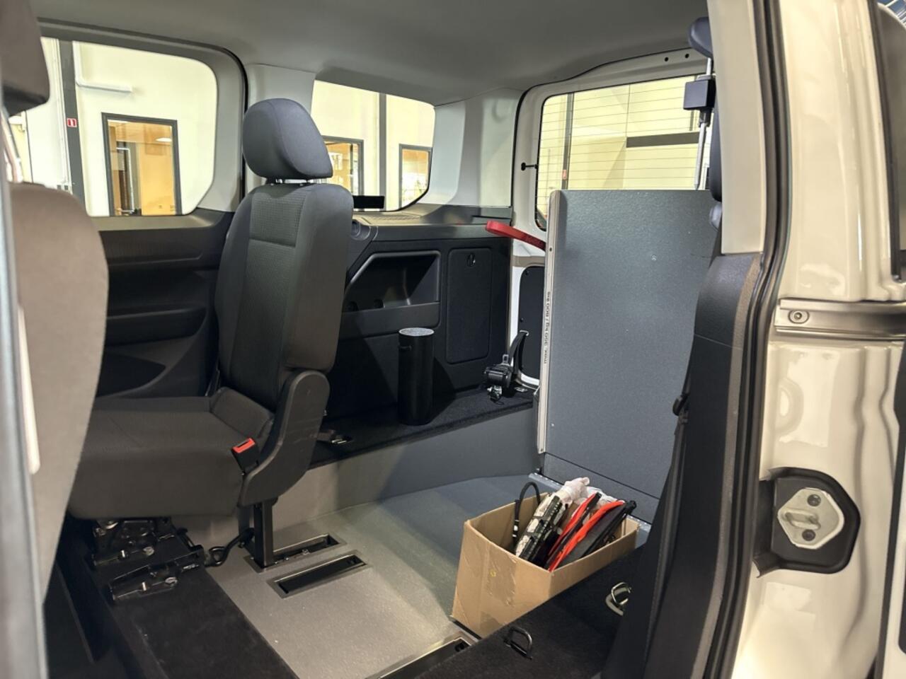 Volkswagen CADDY 1.5 TSI Rolstoelauto 3+1 | CAMERA | NAVI | LED | LMV