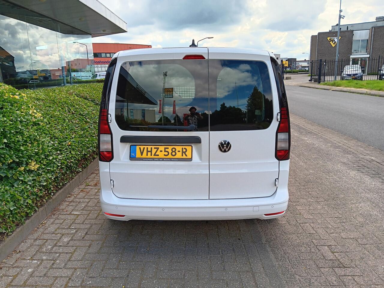 Volkswagen CADDY Cargo 2.0 TDI 102PK Comfort, SPORTSTOELEN, AIRCO, NAVIGATIE, 18" LMV, incl. 12 MND BOVAGGARANTIE Uniek!