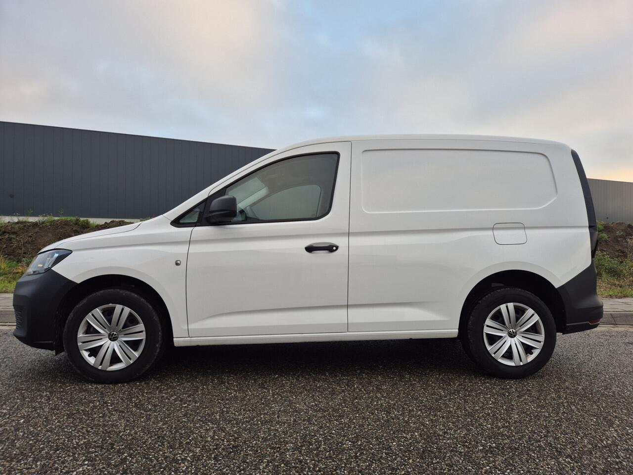 Volkswagen CADDY Benzine!! Grijs kenteken met slechts 7500 km op de teller. Nederlands kenteken volgt. Prijs Ex BTW