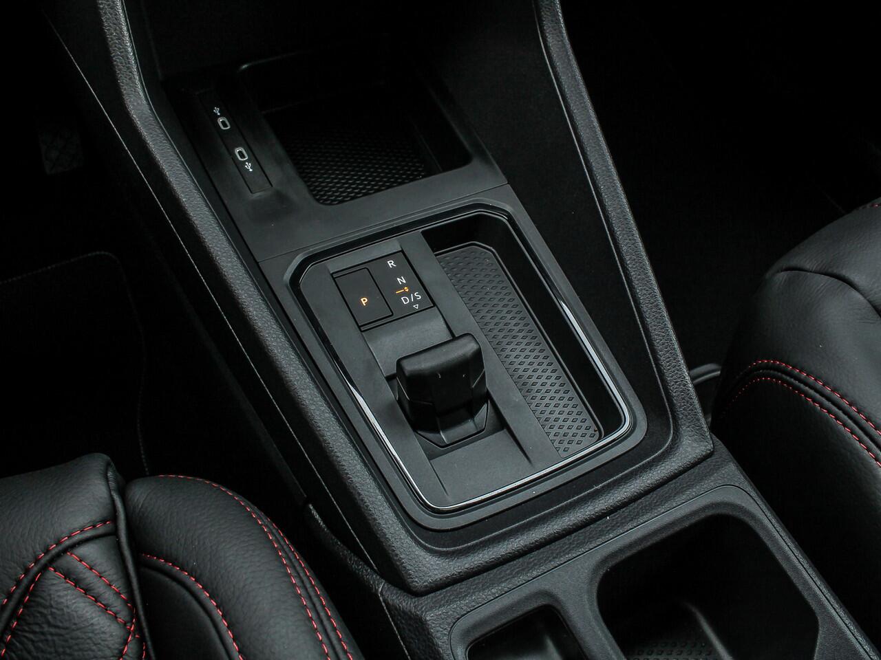 Volkswagen CADDY Cargo 2.0 TDI 122PK DSG Bestelwagen L1H1 | BPM VRIJ! | LED KOPLAMPEN | LED ACHTERLICHTEN | CARPLAY DRAADLOOS | ERGOCOMFORTSTOELEN |