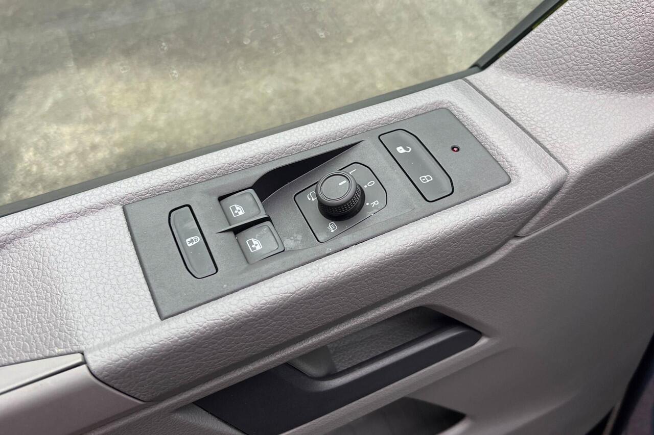 Volkswagen CARAVELLE T6.1 ROLSTOELBUS 2.0 TDI 150 PK DSG L2H1 ACC| LED | Privacy Glas | Bijrijdersbank | Apple Carplay | Android Auto |