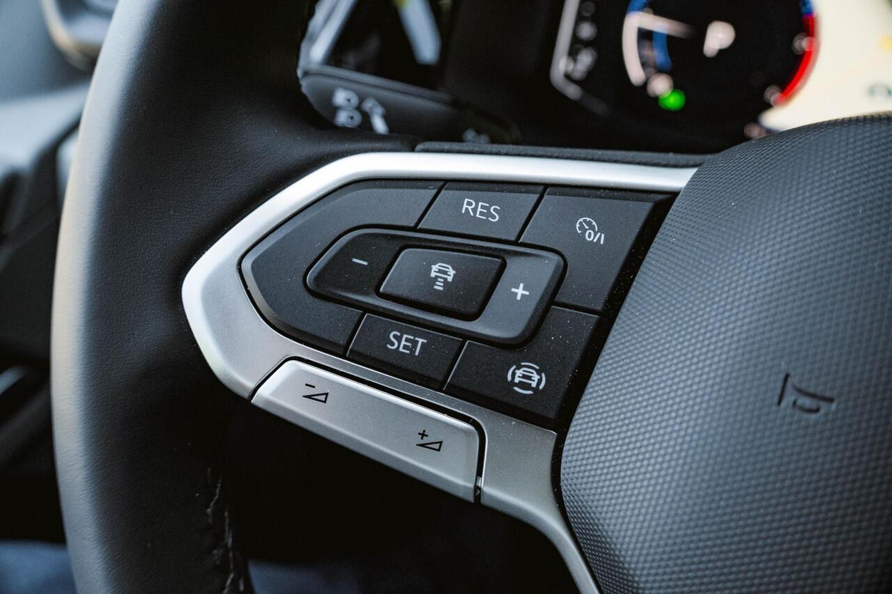 Volkswagen CARAVELLE T6.1 2.0 TDI 204 PK DSG L2H1 A-Deuren ACC | LED | Leder | Apple Carplay/ Android Auto | Privacy glass |