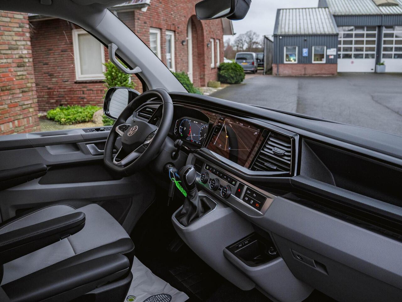 Volkswagen CARAVELLE T6.1 2.0 TDI 204 PK DSG L2H1 A-KLEP ACC | LED | Leder | Side Assist | Privacy glass |