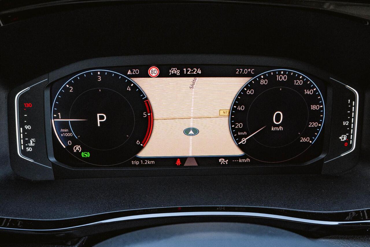 Volkswagen CARAVELLE T6.1 2.0 TDI 204 PK DSG L2H1 A-KLEP FULL OPTIONS ACC | LED | Leder | Side Assist | Privacy glass |