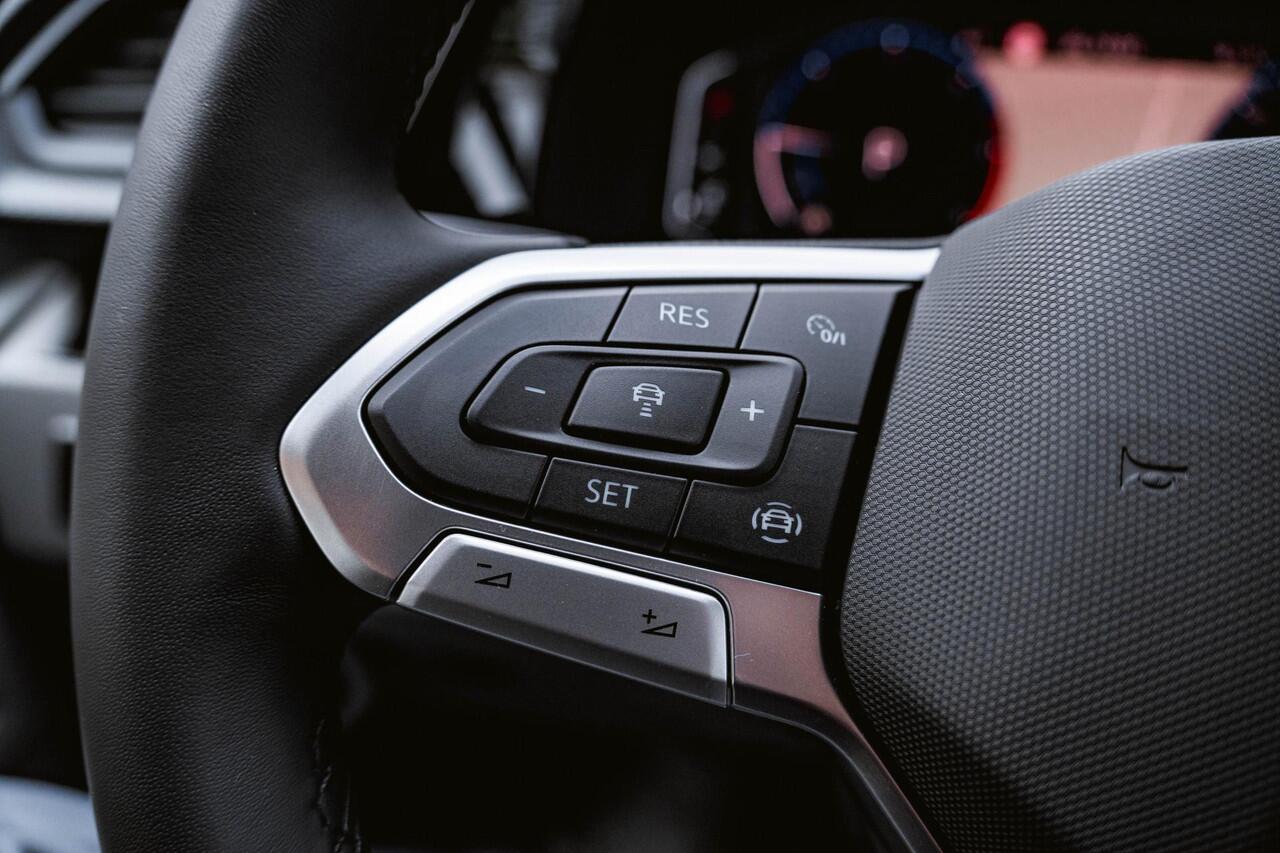 Volkswagen CARAVELLE T6.1 2.0 TDI 204 PK DSG L2H1 DUB/CAB A-Klep ACC | LED | Leder | | Privacy glass |