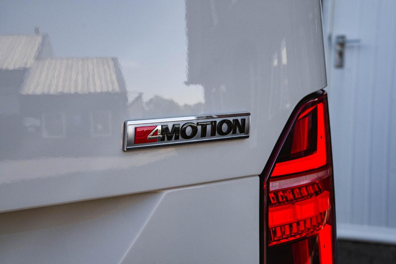 Volkswagen CARAVELLE 4-MOTION 204pk Highline CARAVELLE DSG L2H1 ACC | LED | Leder | Side Assist | ELEKT.KLEP | 4X4