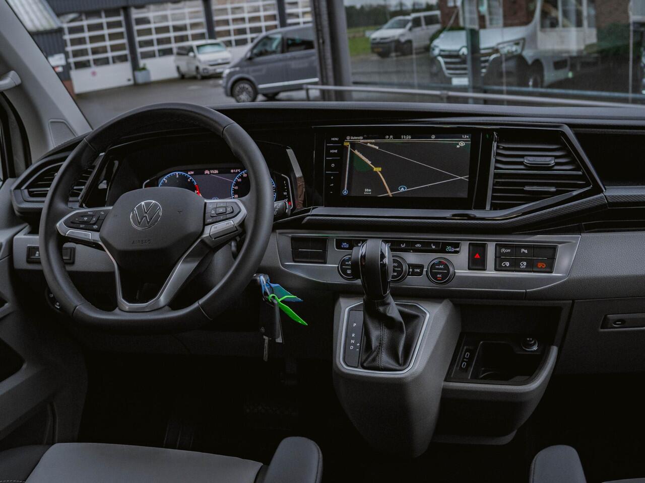 Volkswagen CARAVELLE T6.1 2.0 TDI 204 PK DSG L2H1 A-KLEP ACC | LED | Leder | Side Assist | Privacy glass |