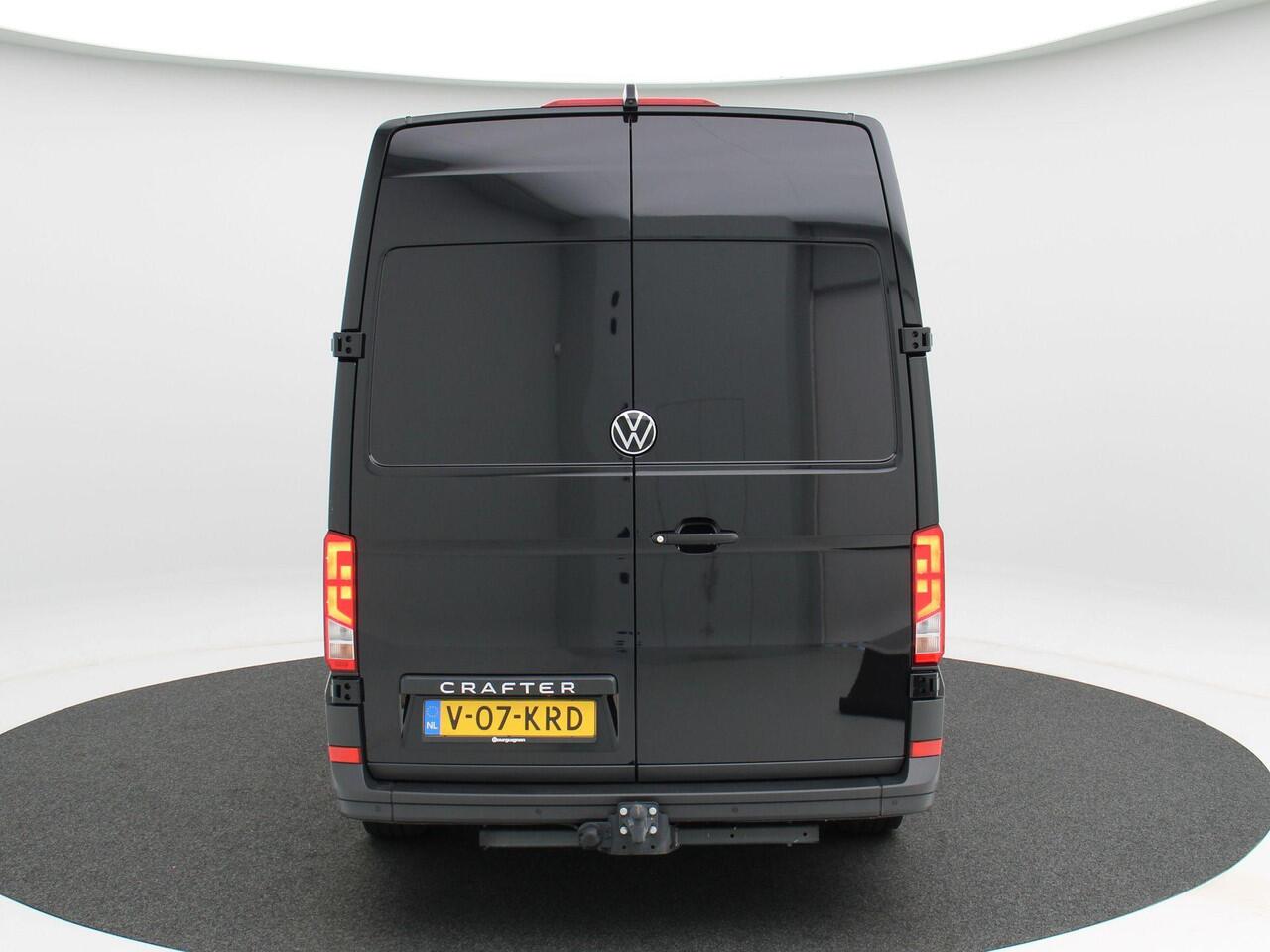 Volkswagen CRAFTER 35 2.0 TDI 140 PK L3H3 Exclusive | V-07-KRD | Automaat | Bijrijdersbank | Cruise control adaptief | Trekhaak | Navigatie-pakket | BPM Vrij!