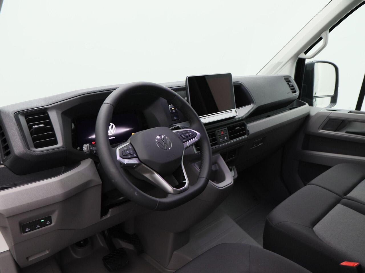 Volkswagen CRAFTER 35 2.0 TDI 140PK L3H3 Exclusive | V-62-KRB | Automaat | Navi | LED koplampen | Lichtmetaal | Trekhaak | BPM Vrij!