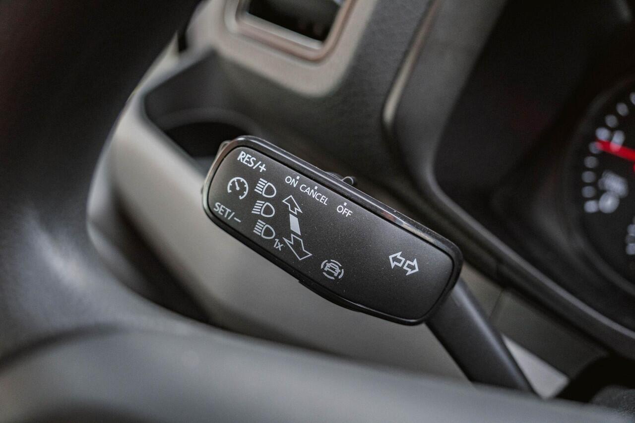 Volkswagen CRAFTER 2.0 TDI L4H3 140PK Trendline Cruise Control Airco Volkswagen Crafter 35 2.0 TDI EURO VI