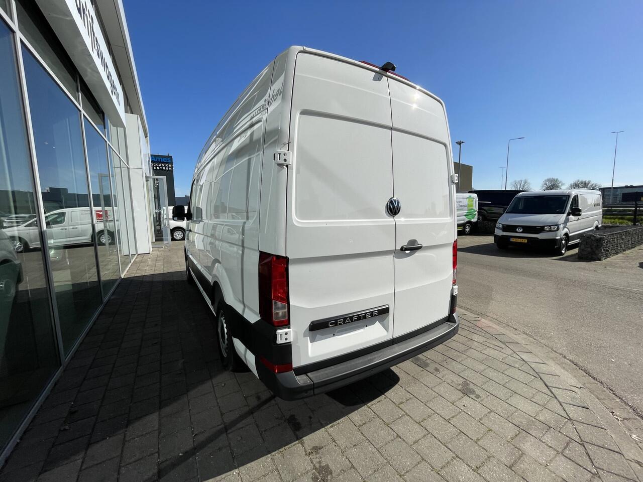Volkswagen CRAFTER 35 2.0 TDI L3H3 Trendline 140PK hand