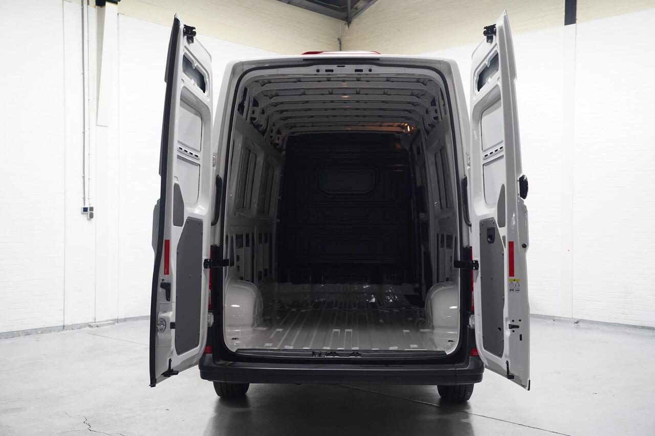 Volkswagen CRAFTER 2.0 TDI 140 pk L4H3 Airco, Cruise Control Geveerde Stoel, PDC V+A, 3-Zits, Nieuw ongebruikt