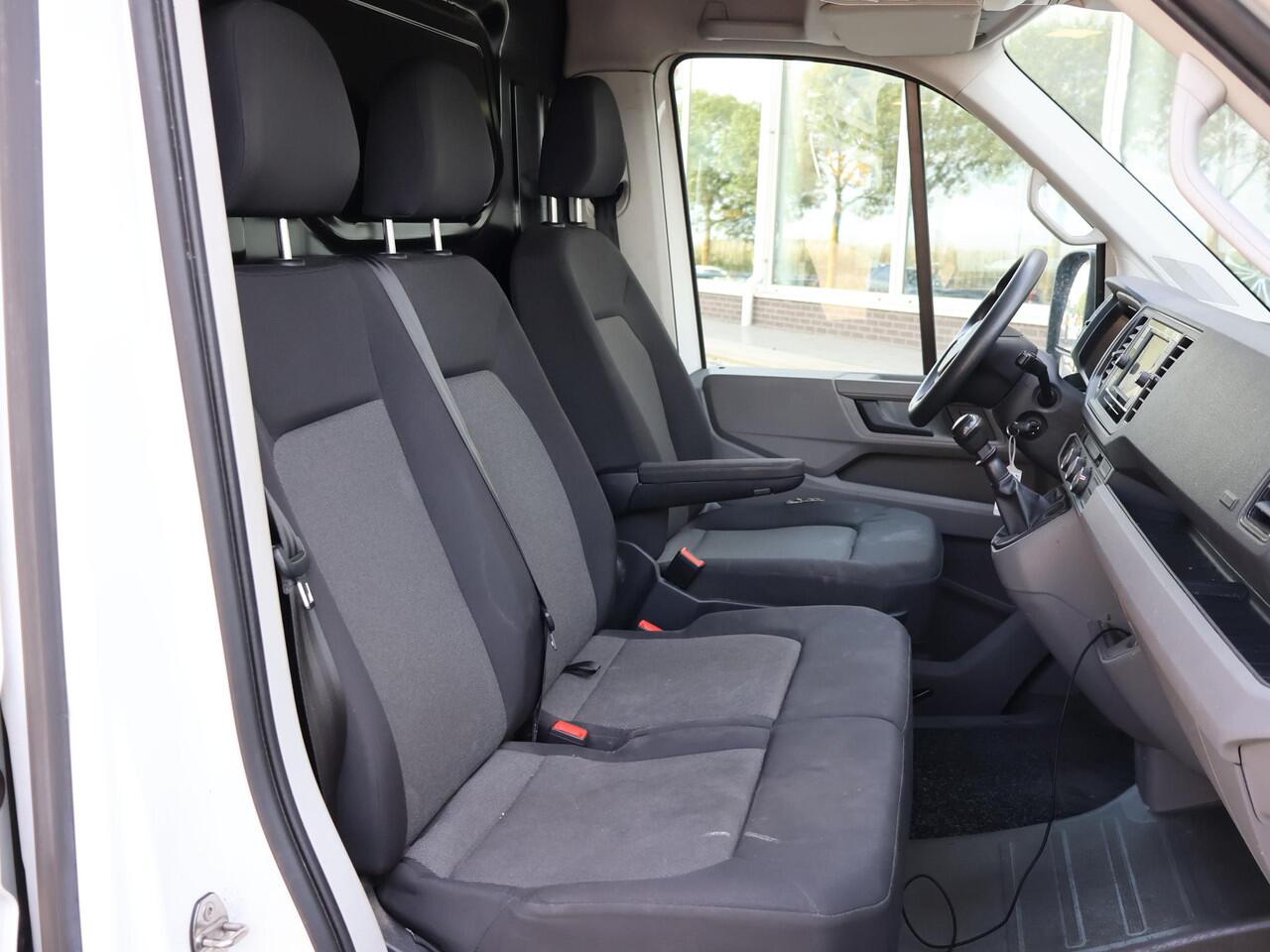 Volkswagen CRAFTER 2.0 TDI L3H3 + CARPLAY | CAMERA | CRUISE CONTROL | 3 ZITS