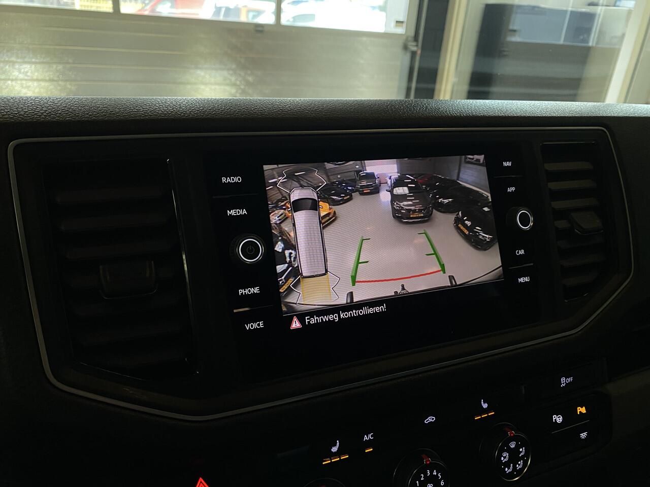 Volkswagen CRAFTER 30 2.0 TDI L3H2 Highline 177pk, Led, Navi, Dubbele schuifdeur, BPM VRIJ