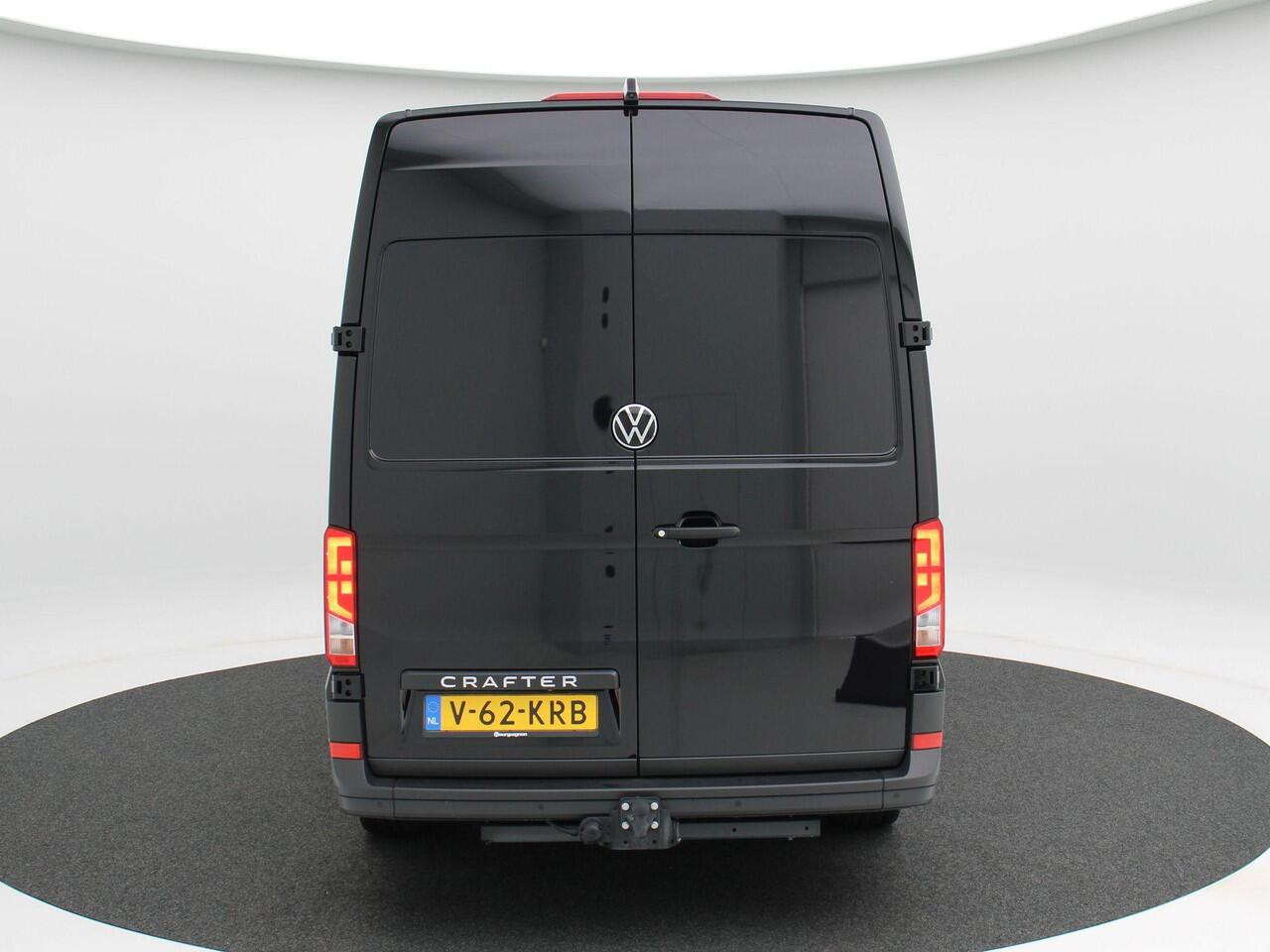 Volkswagen CRAFTER 35 2.0 TDI 140PK L3H3 Exclusive | V-62-KRB | Automaat | Navi | LED koplampen | Lichtmetaal | Trekhaak | BPM Vrij!