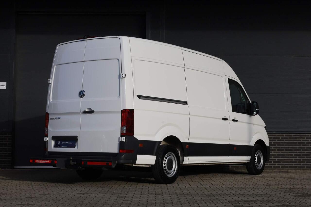 Volkswagen CRAFTER 30 2.0 TDI 140PK L3H3 Highline | Trekhaak | Geveerde stoel | Camera | Leder | Verwarmbare voorruit