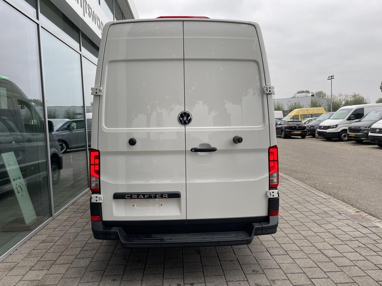 Volkswagen CRAFTER 35 2.0 TDI L3H3 Trendline 140PK | 270 graden achterdeuren | app connect