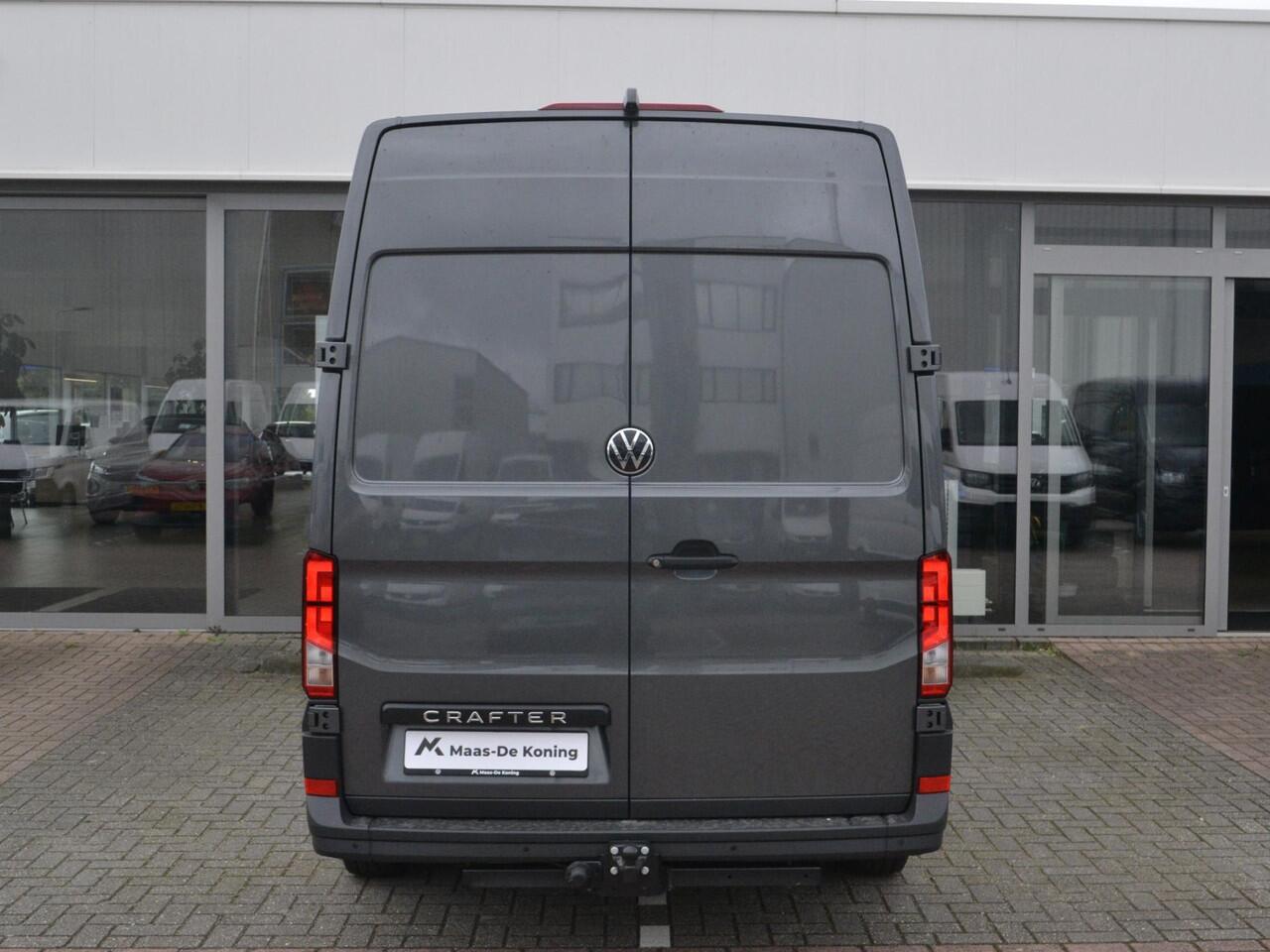 Volkswagen CRAFTER Bedrijfswagens 35 Trendline 2.0 TDI 140pk L3H3 · Tussenschot · Trekhaak · Alarm · P-Sensoren · Cruise Control · Camera · Apple/Android Car Play · Garantie t/m 22-12-2028 of 120.000km