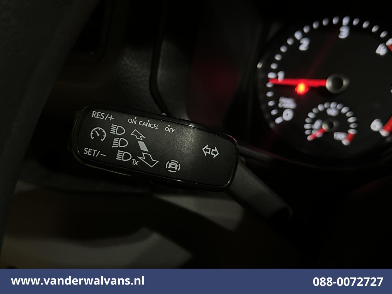 Volkswagen CRAFTER 2.0 TDI 141pk L3H3 L2H2 Euro6 Airco | Camera | Apple Carplay | Android Auto | Cruisecontrol | Massagestoel Chauffeursstoel