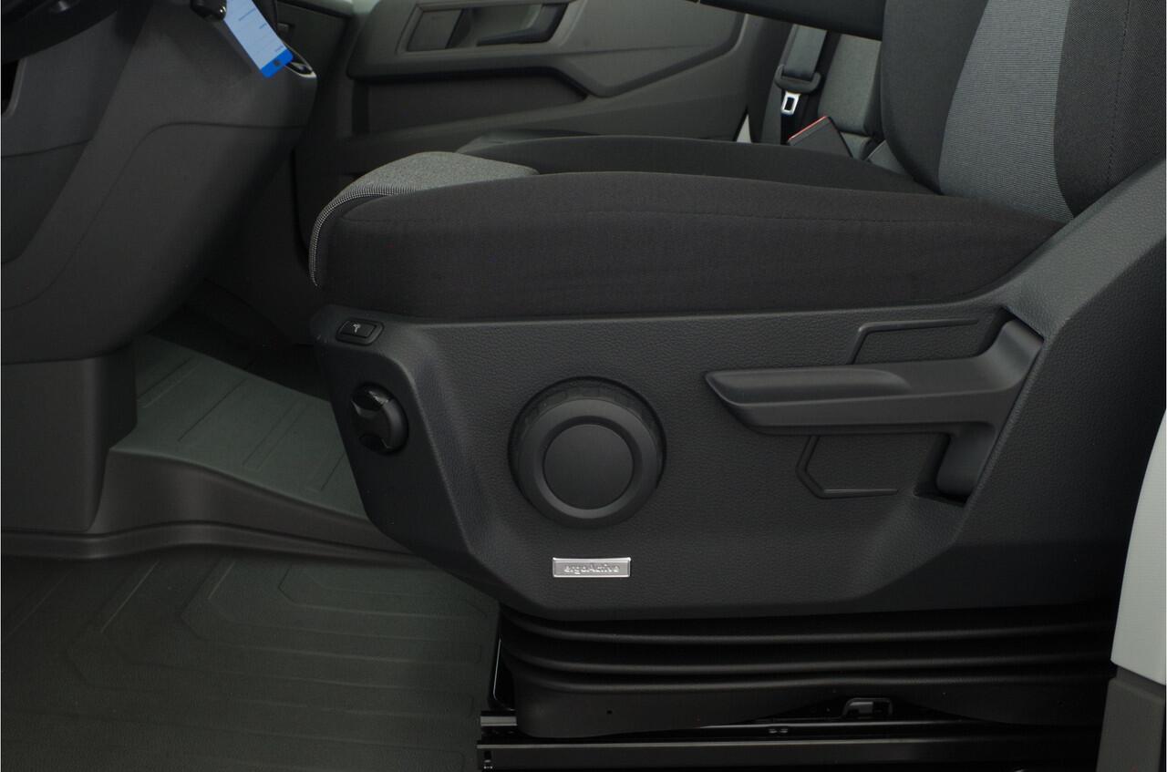 Volkswagen CRAFTER 35t 2.0 TDI L3H2 > BPM vrij!\Camera/cruise control/Apple Carplay/Android Auto/parkeersensor voor en achter Lease ook mogelijk!