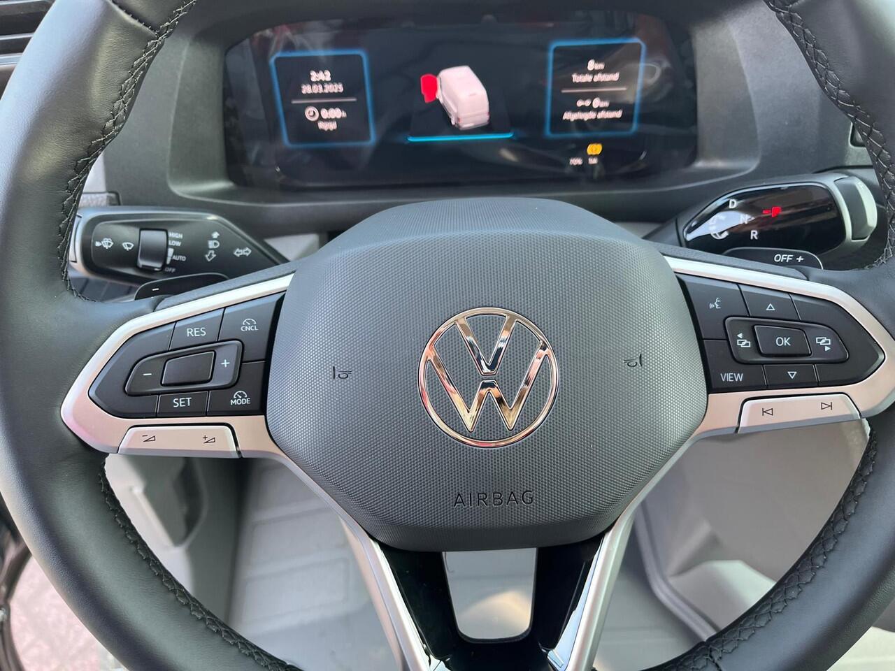 Volkswagen CRAFTER Bedrijfswagens Highline L3H2 2.0 TDI 130 kW 177 pk 8 versn. Auto | BPM vrij | Bijrijdersbank inclusief opbergvak | Inparkeerassistent 'park assist' | Trekhaak met vaste kogel (inclusief aanhangwagenstabilisator) |