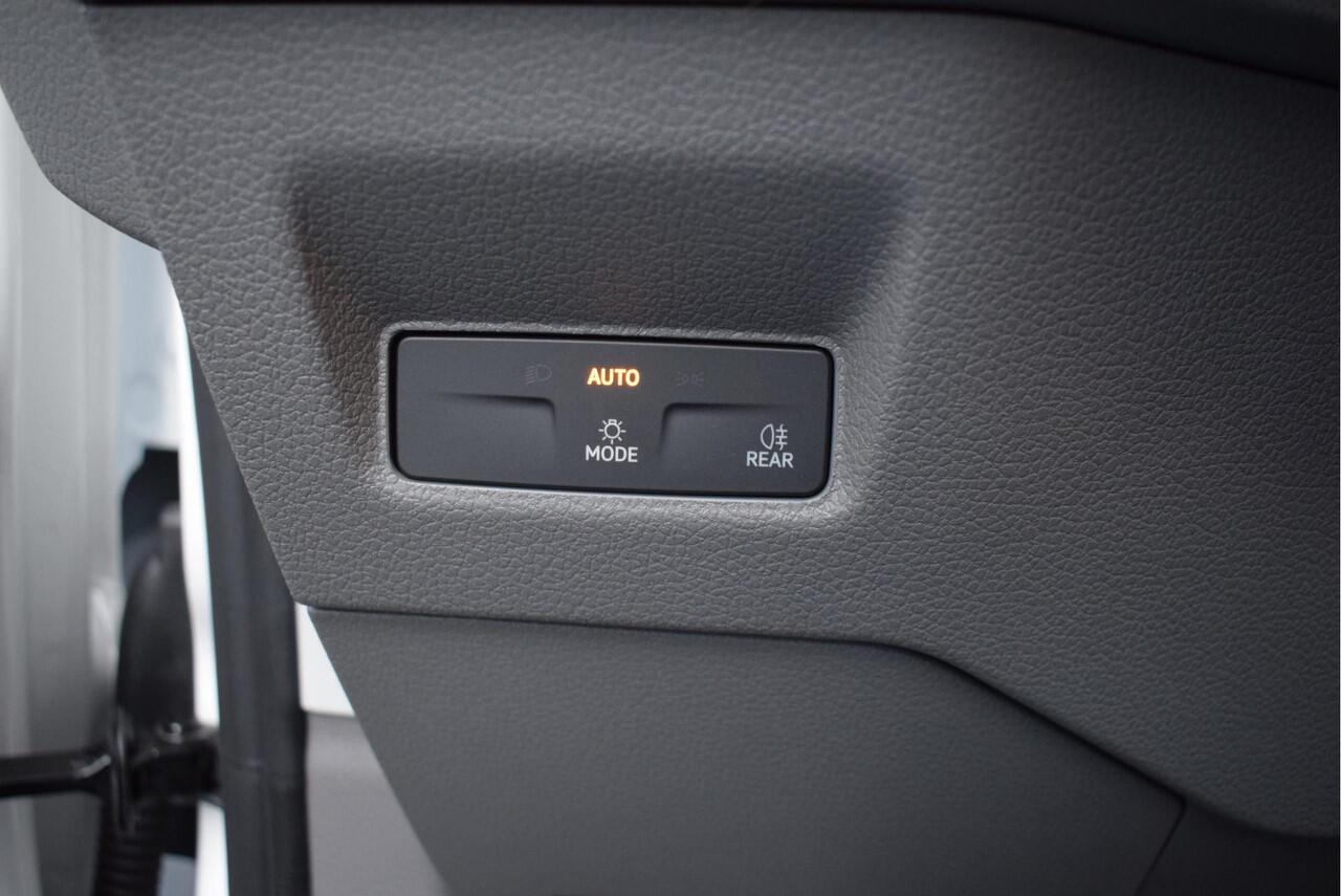 Volkswagen CRAFTER Facelift 35 2.0 TDI 140pk H6 L3H2 Comfortline App-Connect Parkeersensoren