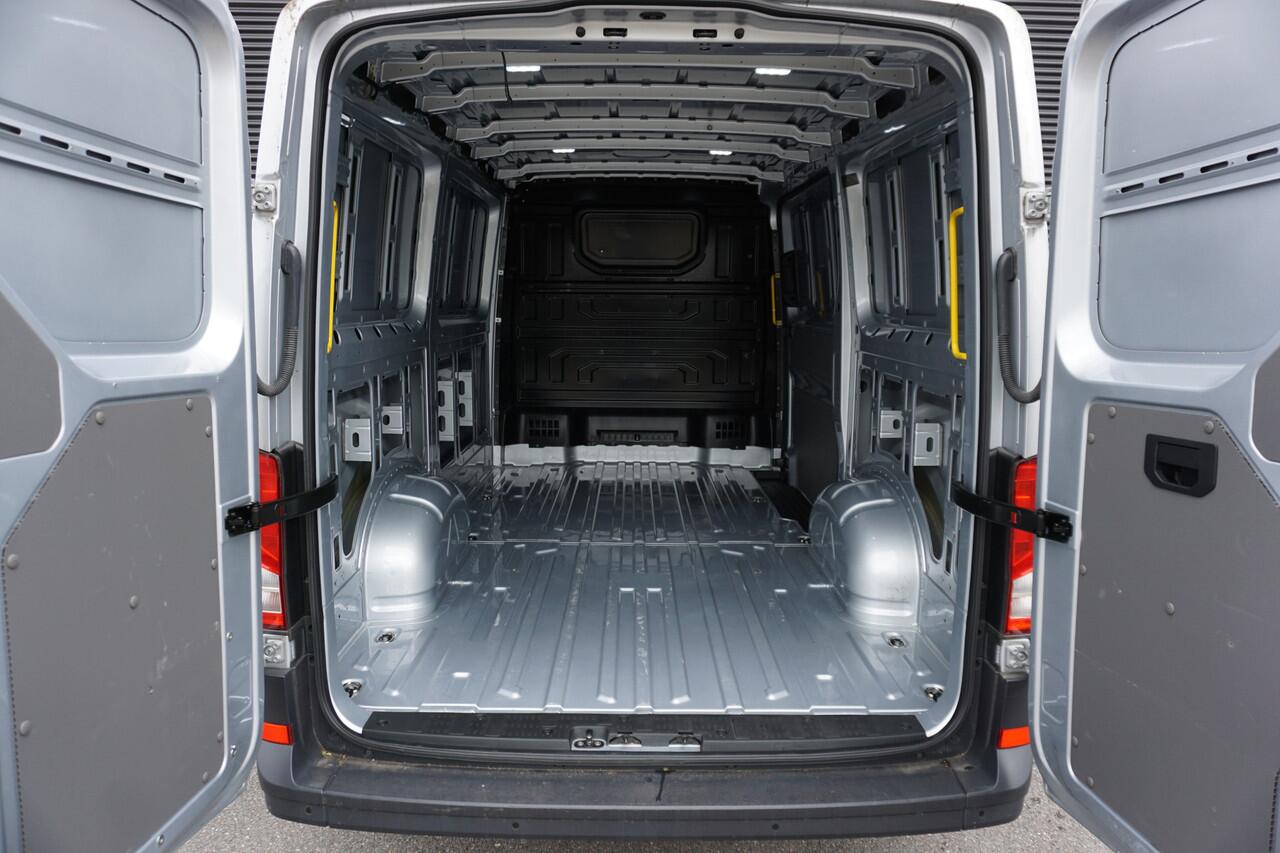 Volkswagen CRAFTER 35 177PK Automaat L3H2/L2H1 ACC Apple Carplay LED Stuur- en Stoelverwarming