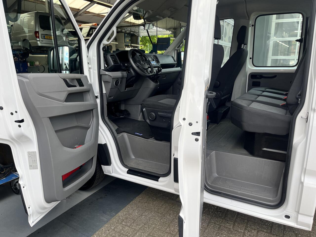 Volkswagen CRAFTER 35 2.0 TDI DC Open laadbak Airco Cruise controle Pick-up Euro 6 Parkeerhulp achter evt 3000kg trekgewicht 6 persoons p-up bakwagen open laadbak Pritsche