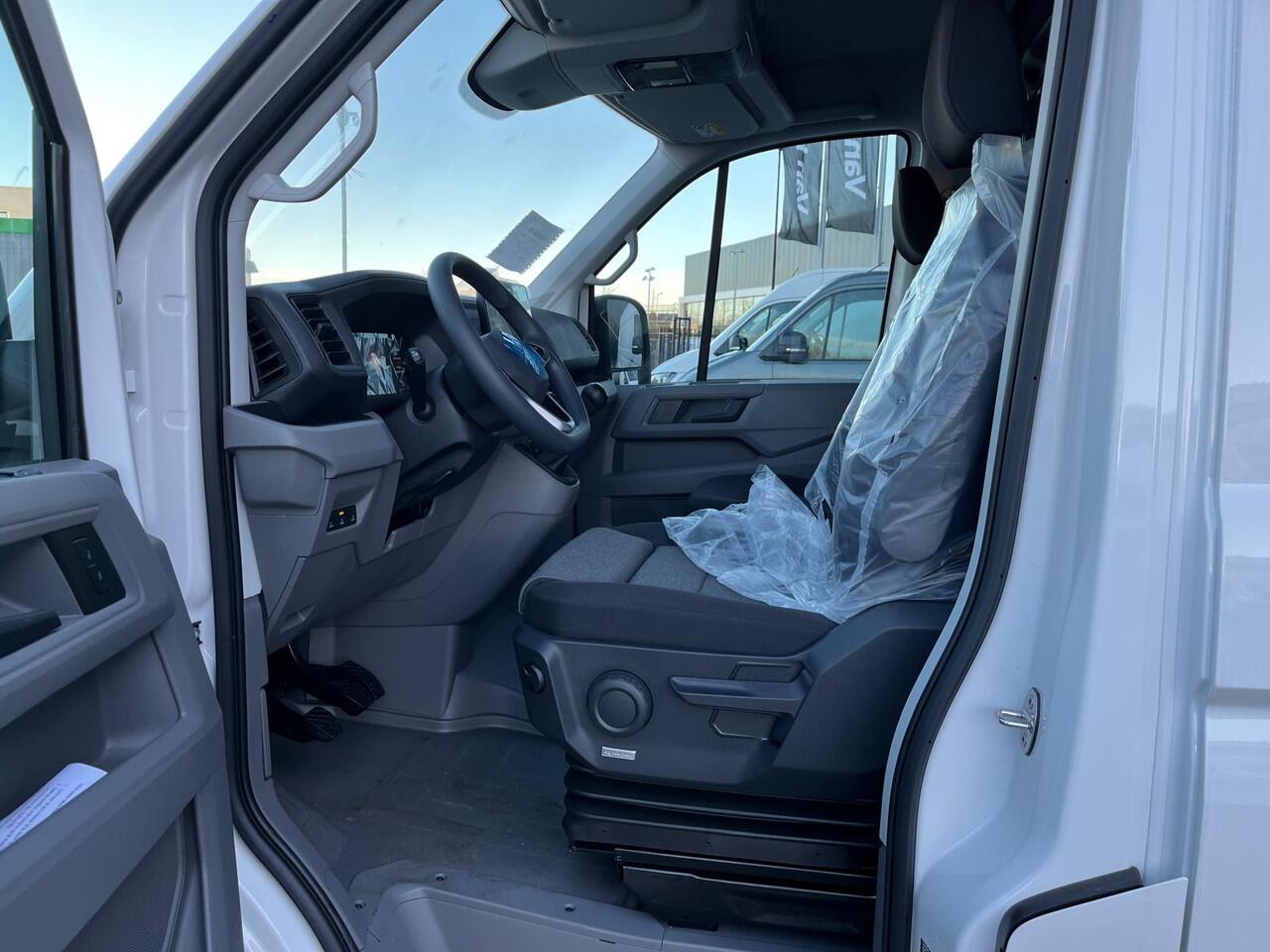 Volkswagen CRAFTER Bedrijfswagens Highline 35 2.0 TDI L3H2 140 pk 103 kW pk 6 versn | BPM vrij | Spraakbediening | Diefstalalarm | App-connect | Navigatie- en multimediapakket |