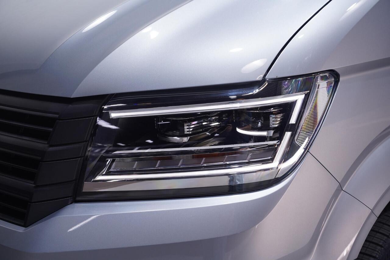 Volkswagen CRAFTER 2.0 TDI 140 pk L3H2 DSG Aut. Nwe Model BPM vrij, Navi, Camera, Trekhaak 3.000 kg, LED Koplampen, 3-Zits