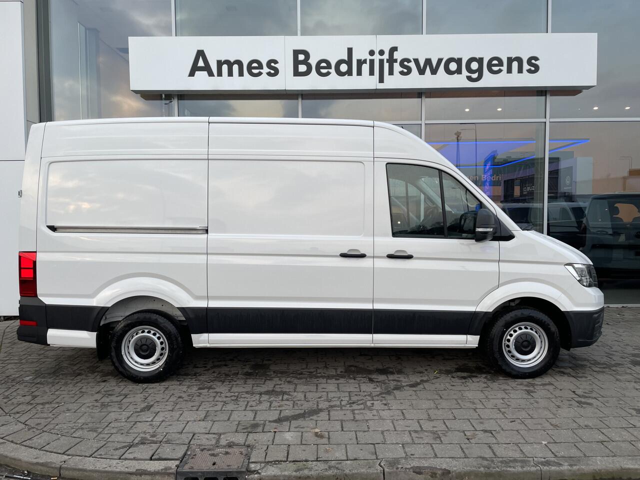 Volkswagen CRAFTER 35 2.0 TDI L3H3 Highline 140pk Auto | Trekhaak | Camera | App connect