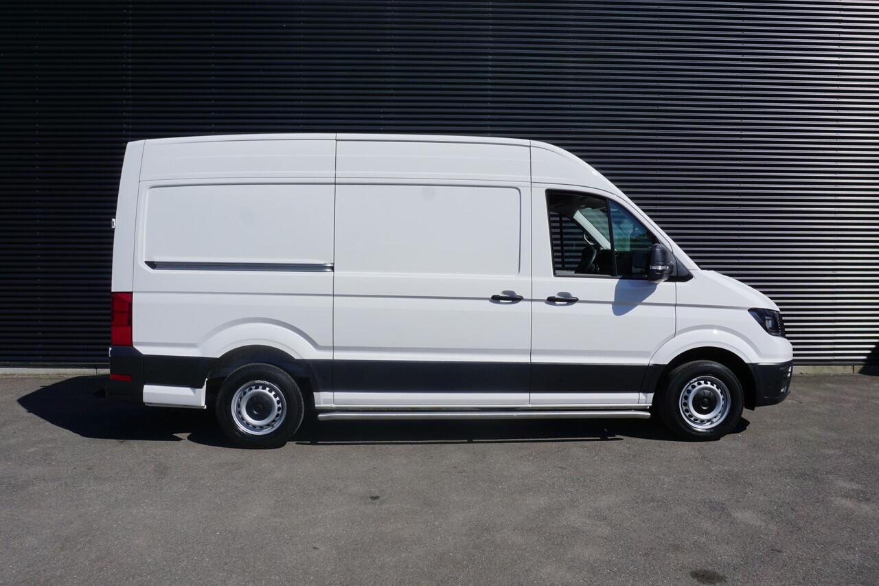 Volkswagen CRAFTER 140PK Automaat L3H3/L2H2 Apple Carplay Camera Trekhaak Sidebars Cruise control Voorruitverwarming